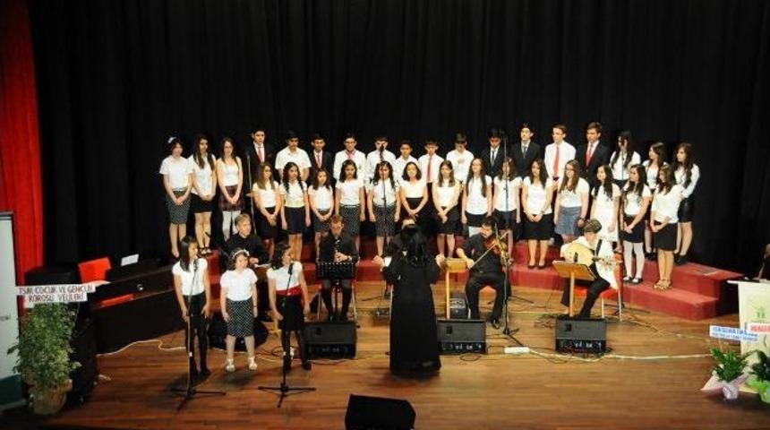Eskişehir'de &Ccedil;ocuk Ve Gen&ccedil;lik Korosu Konser Verdi