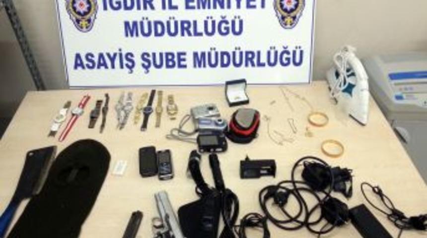 Iğdır&rsquo;da Hırsızlık Yapan Şahıs Su&ccedil;&uuml;st&uuml; Yakalandı