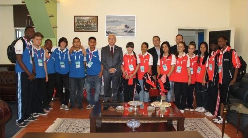 T&uuml;rk&ccedil;e Olimpiyatlarına Katılan &Ouml;ğrencilerden Kto Başkanı Hi&ccedil;yılmaz&rsquo;a Ziyaret