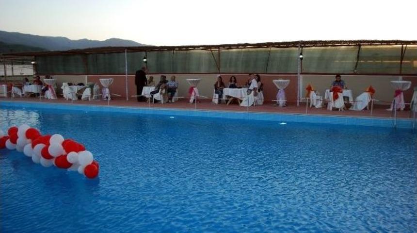 Salihli&rsquo;de Yeni Kır D&uuml;ğ&uuml;n Salonu A&ccedil;ıldı