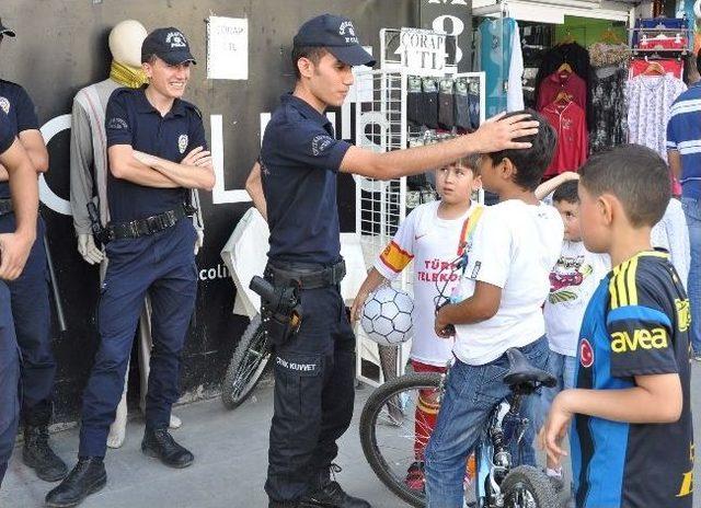 Kırıkkale de &Ccedil;evik Kuvvetin &Ccedil;ocuklara Sevgisi 1