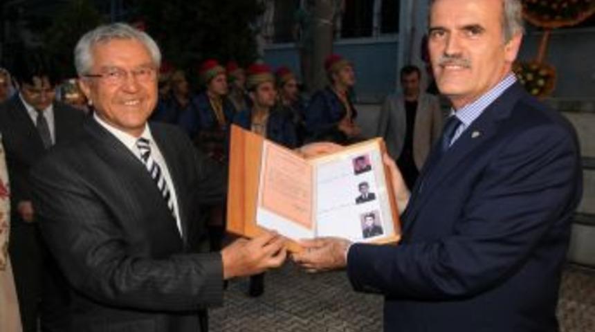 Başkan Altepe, 37 Yıl Sonra Yeniden Diploma Aldı