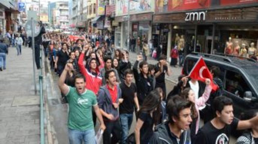 Zonguldak&rsquo;ta Lise &Ouml;ğrencilerinin Eylemine Tepki