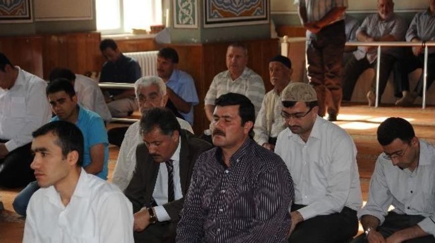 Merhum Cemal Aslan İ&ccedil;in Mevlit Okutuldu