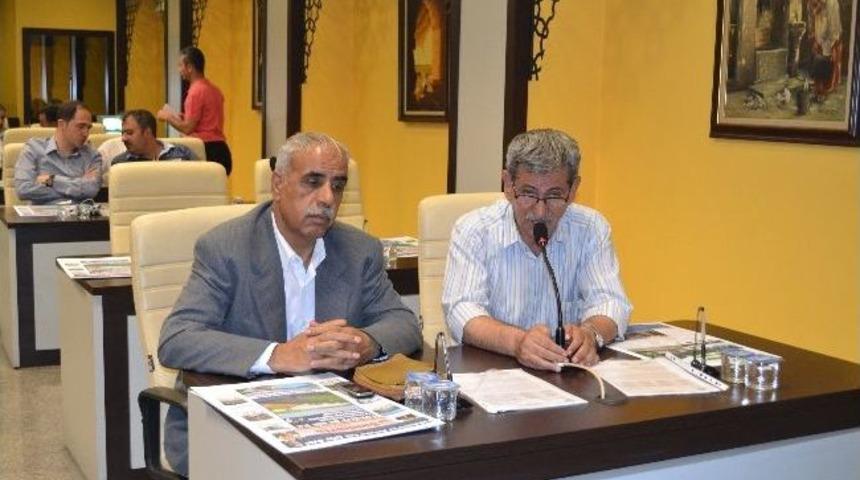 Belediye Meclis Toplantısında Gerginlik Yaşandı