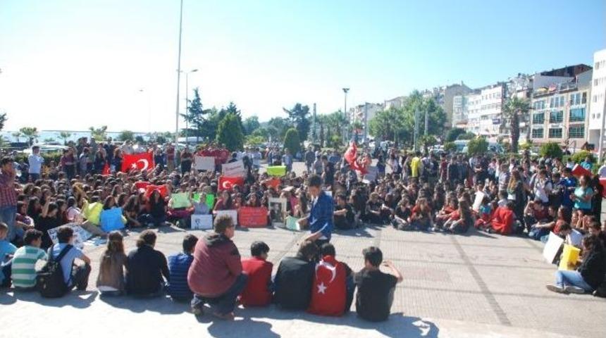 Ereğli&rsquo;de Liseli &Ouml;ğrencilerden &lsquo;gezi Parkı&rsquo; Eylemi