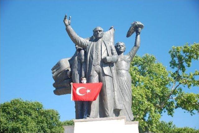 Ereğli&rsquo;de Liseli &Ouml;ğrencilerden &lsquo;gezi Parkı&rsquo; Eylemi 2