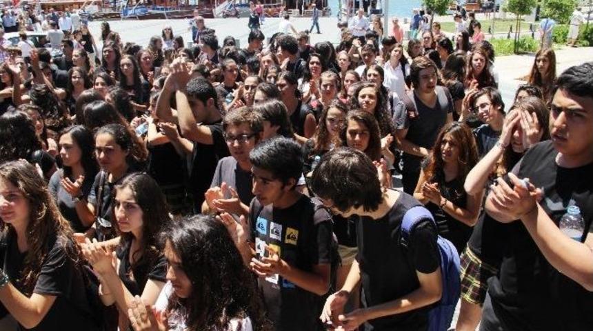 Bodrum&rsquo;da Lise &Ouml;ğrencilerinden Taksim&rsquo;e Destek Eylemi