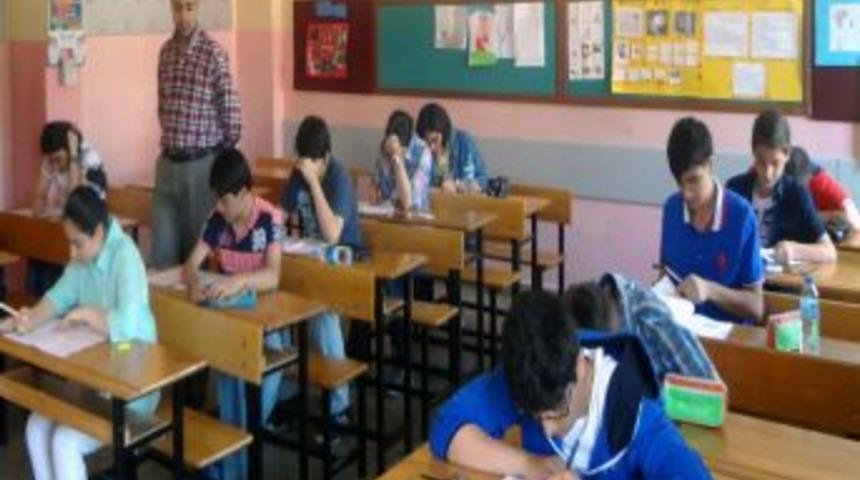 Ortaokul &Ouml;ğrencileri SBS &Ouml;ncesi Prova Yaptılar