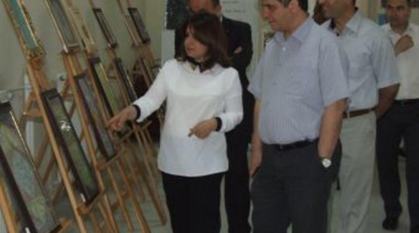 Yerk&ouml;y&rsquo;de Ebru Sergisi A&ccedil;ıldı