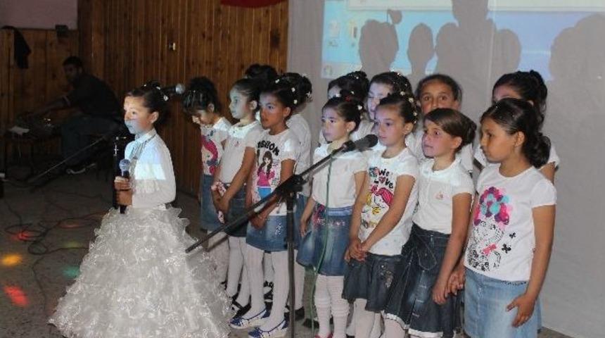 Akdağmadeni 75 Yıl Cumhuriyet İlk&ouml;ğretim Okulu 2. Sınıf &Ouml;ğrencilerinden Yıl Sonu G&ouml;sterisi
