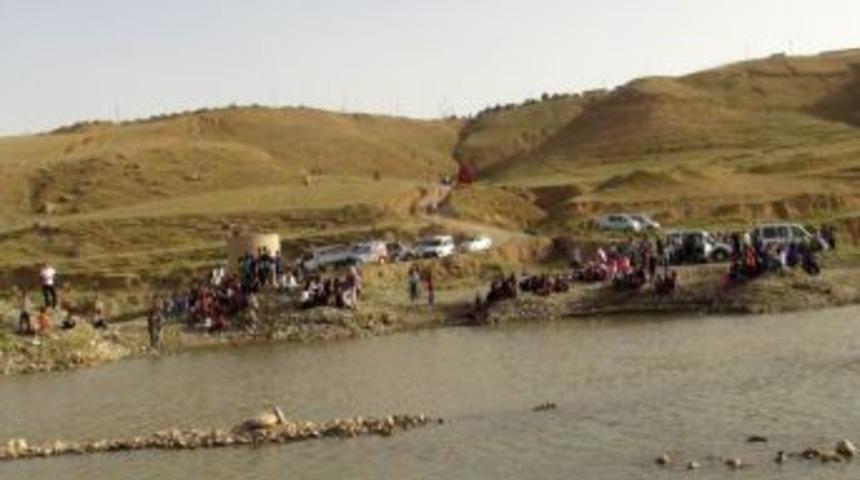 Dicle Nehri'nde Bir &Ccedil;ocuk Kayboldu