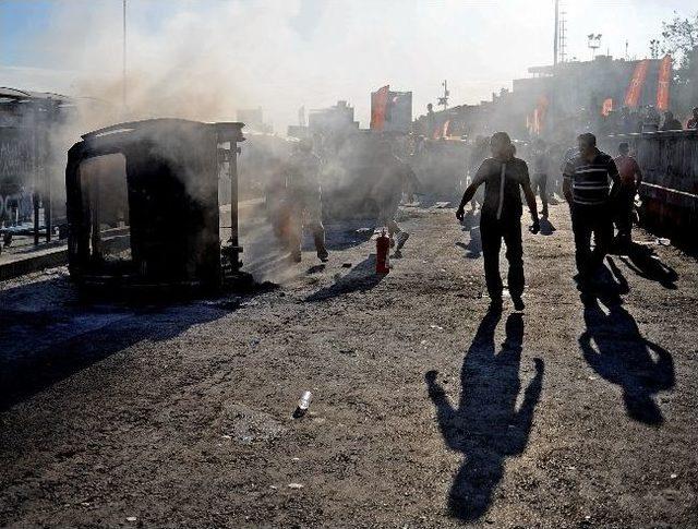 Taksim de Göstericiler Araç Yaktı 1