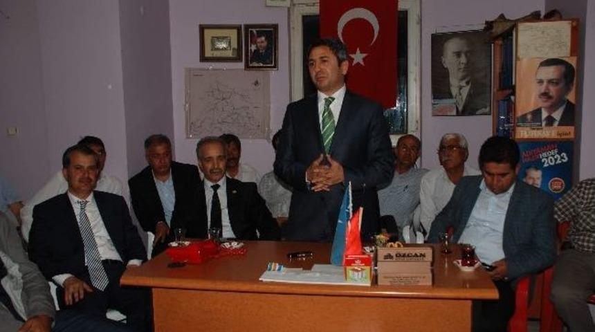 Ak Parti'li Milletvekilleri Besni&rsquo;de Partililerle Buluştu