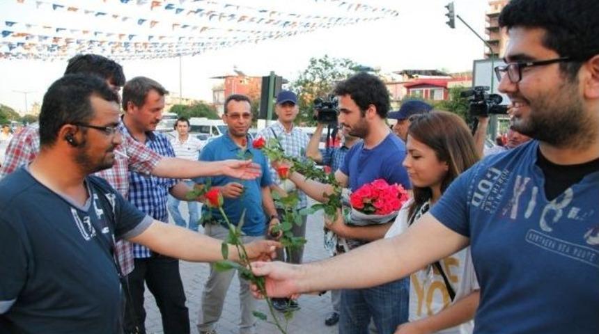 Eylemcilerden Polise G&uuml;l