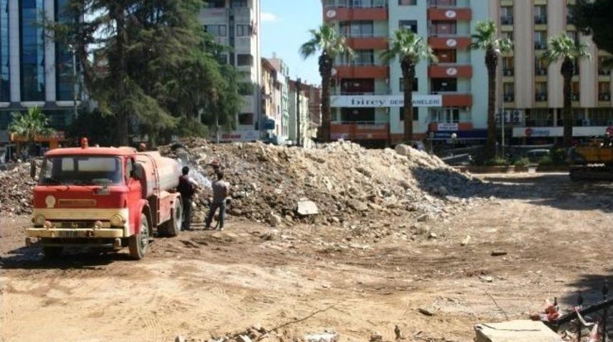 46 Yıllık Binanın Yıkımı Bitti