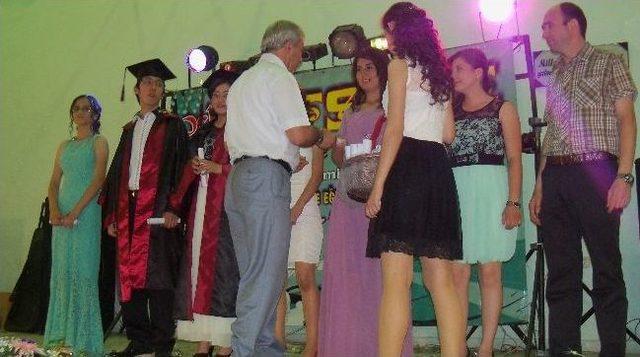 &Ouml;demiş Ticaret Lisesi&rsquo;nde Mezuniyet Coşkusu 1