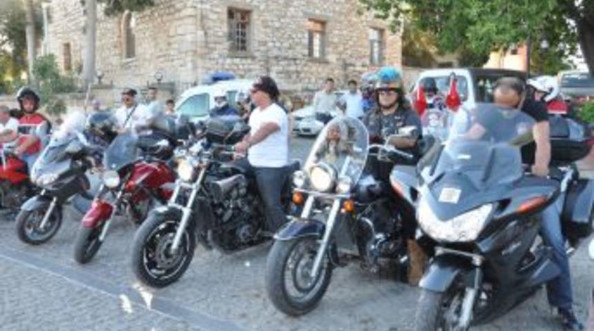 Motosiklet tutkunları Didim'de buluştu