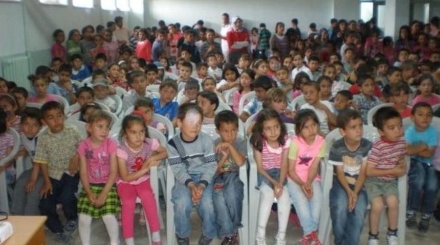 300 &Ouml;ğrenciye Trafik Kuralları Anlatıldı
