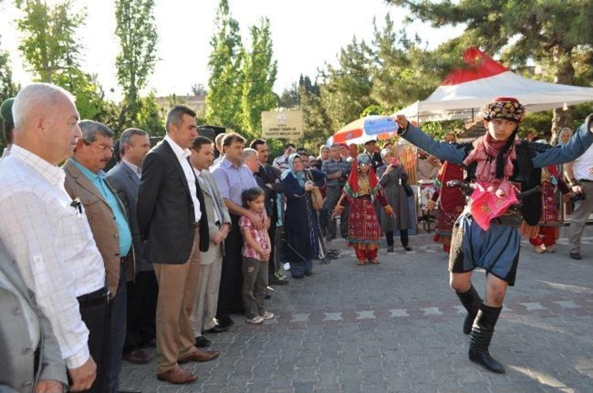 Demirci'de Mezuniyet Şenlikleri Başladı