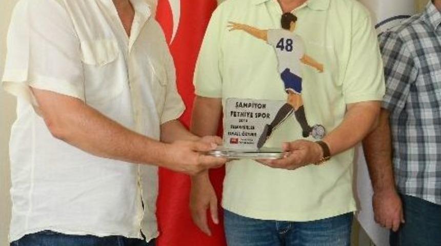 Chp&rsquo;den Başkan &Ouml;zt&uuml;rk&rsquo;e Teşekk&uuml;r Plaketi