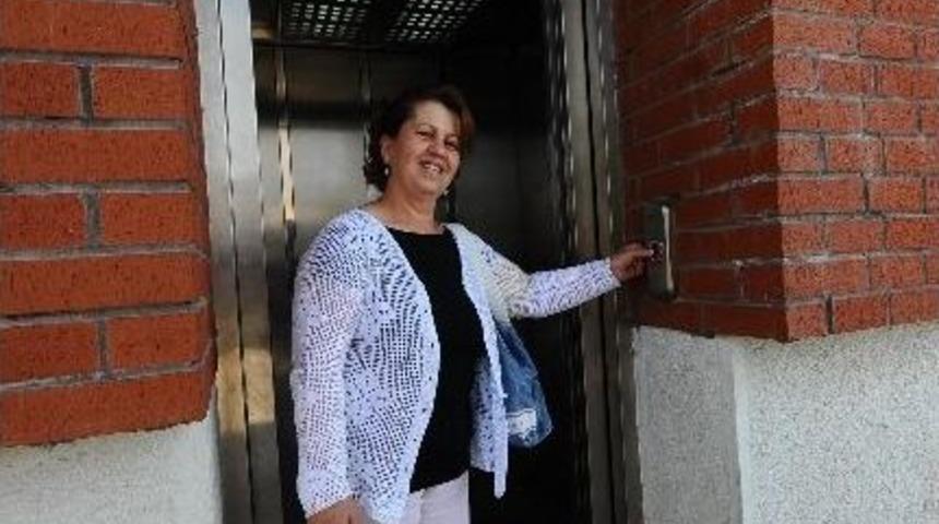 Anadolu Caddesi&rsquo;nde &ldquo;asans&ouml;rl&uuml;-y&uuml;r&uuml;yen Merdivenli&rdquo;