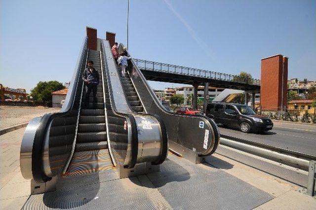 Anadolu Caddesi&rsquo;nde &ldquo;asans&ouml;rl&uuml;-y&uuml;r&uuml;yen Merdivenli&rdquo; 1