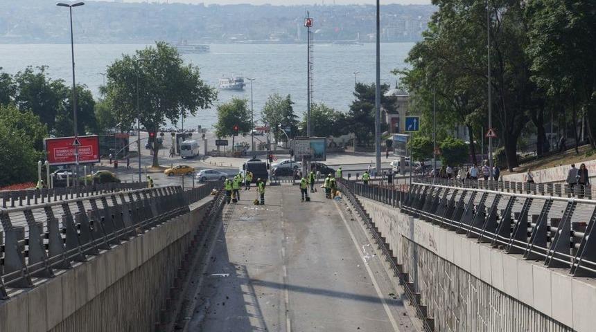 Olaylar Yatıştı Belediye Ekipleri Temizliği Başladı