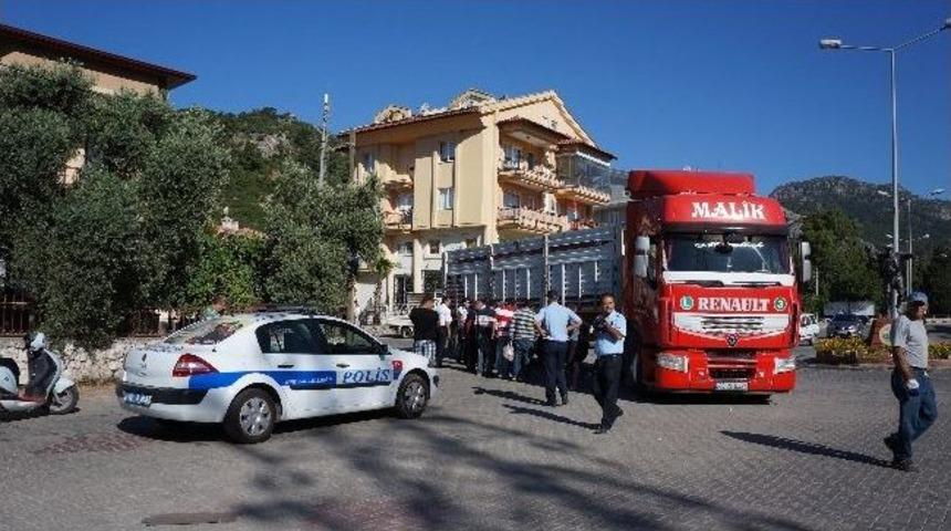 Marmaris'te Trafik Kazası; 1 Yaralı