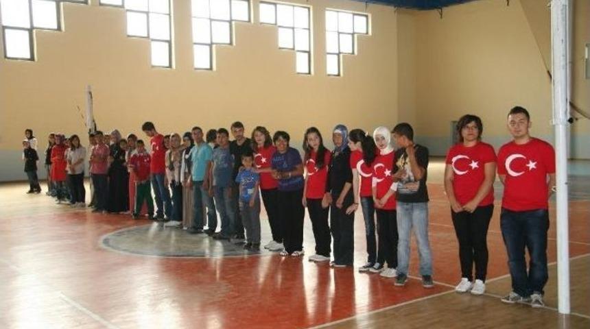 Sungurlu&rsquo;da G&ouml;n&uuml;ll&uuml; &Ouml;ğretmen Ve &Ouml;ğrenciler &Ouml;d&uuml;llendirildi