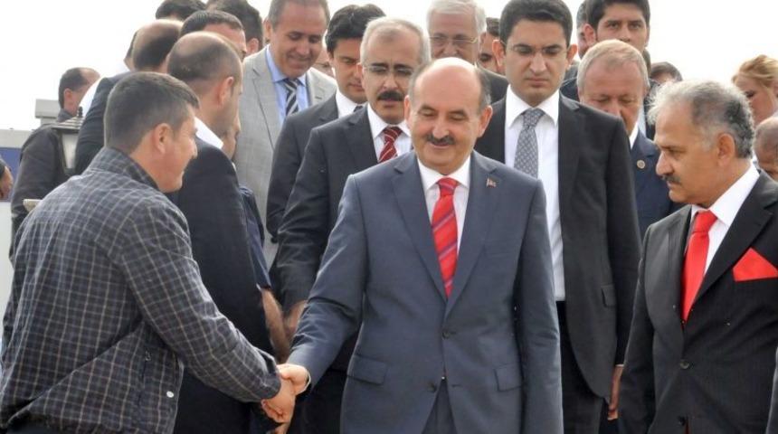 Sağlık Bakanı M&uuml;ezzinoğlu: İstanbul'da 17, Ankara'da 10 Ambulans Tahrip Edildi