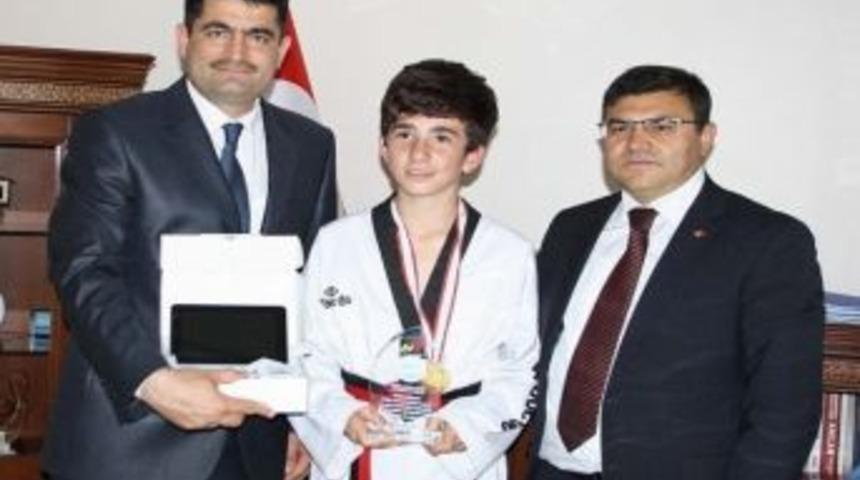 Beyşehirli Şampiyon Sporculardan Kaymakama Ziyaret