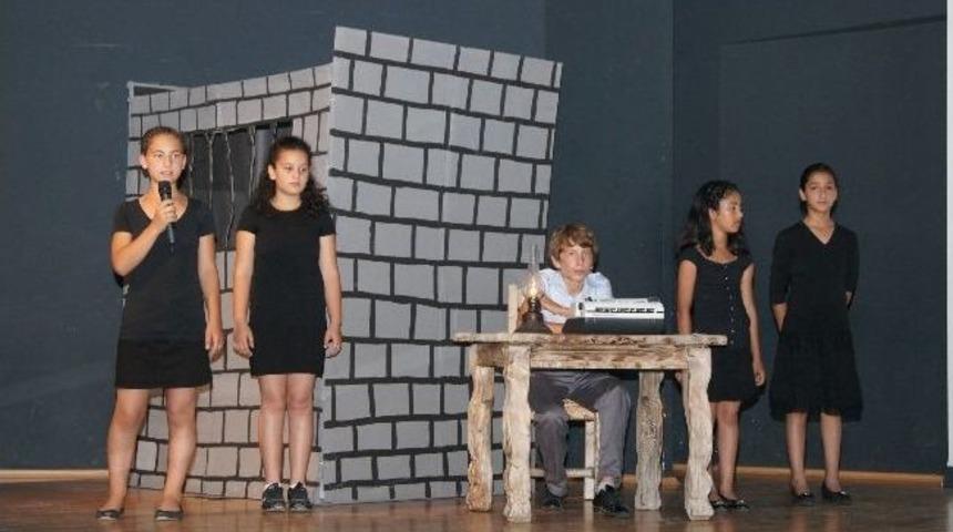 Didim&rsquo;de Nazım Hikmet Şiir Dinletisi B&uuml;y&uuml;k Beğeni Topladı