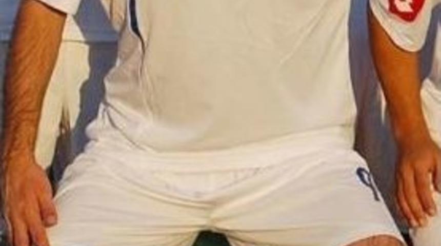 Gen&ccedil; Futbolcu Kalbine Yenik D&uuml;şt&uuml;