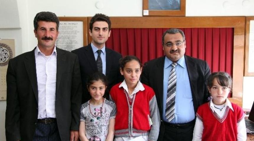 Alakır İlkokulu &Ouml;ğrencilerinden M&uuml;ft&uuml; Demirel'e Ziyaret