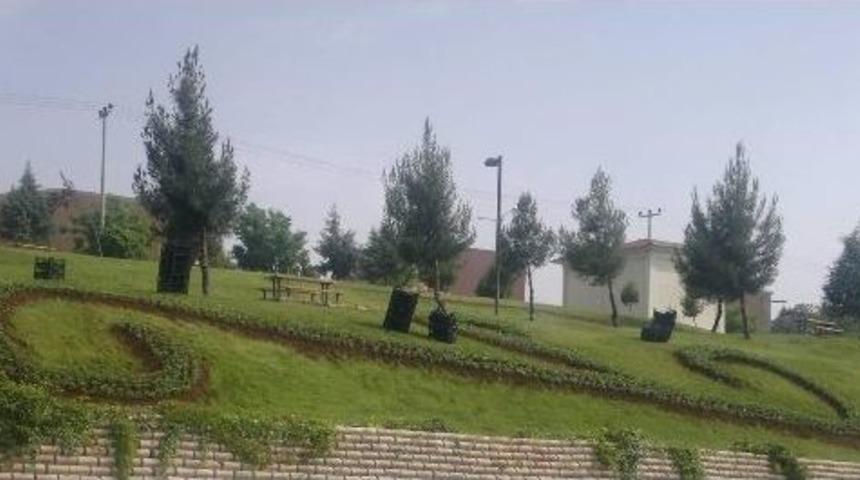 Gaziantep’te Caddeler Çiçek Açtı