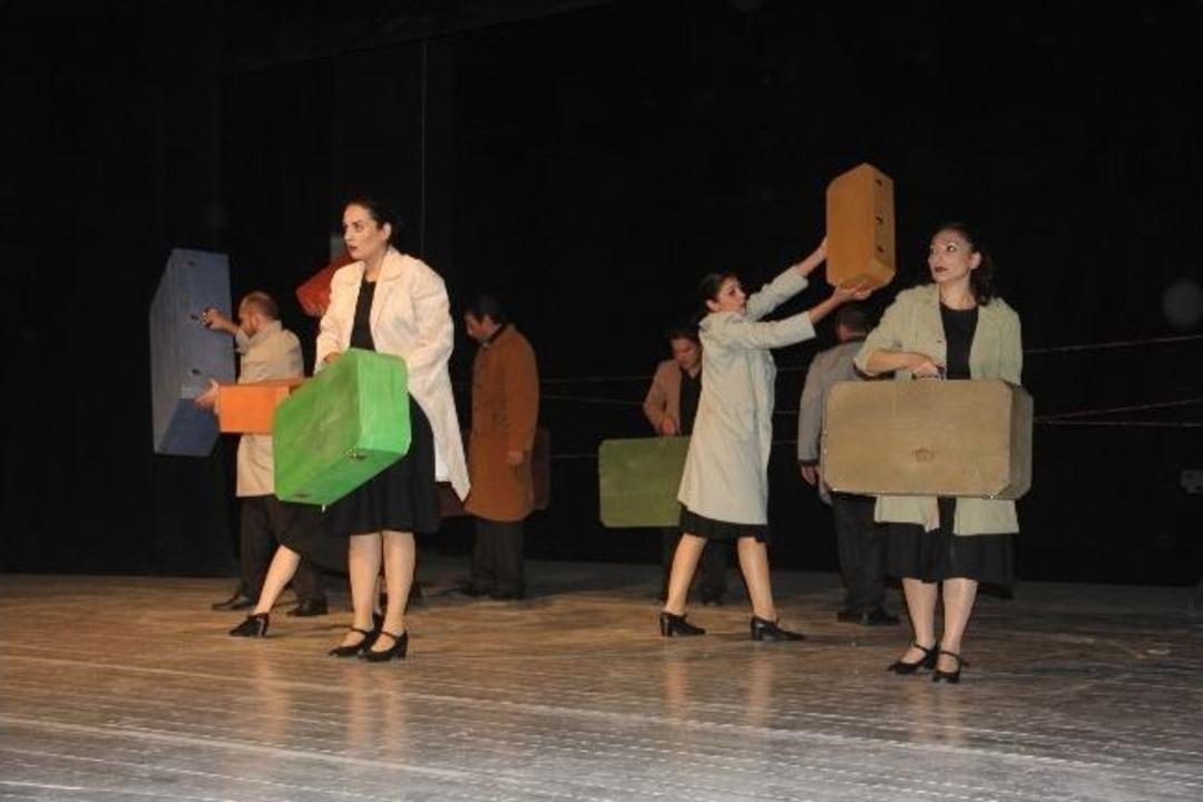 Hakkari&rsquo;de &ldquo;doy&ccedil;land&rdquo; Oyunu Sergilendi