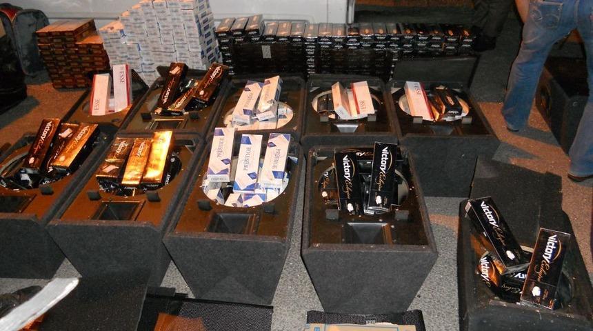 Ka&ccedil;ak Sigaraları M&uuml;zik Kolon Ve Amfilerinin I&ccedil;ine Saklamışlar