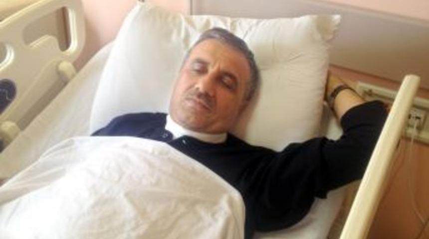 G&ouml;stericilerin Bı&ccedil;akladığı AK Partili Eski Başkanın Sağlık Durumu Iyi