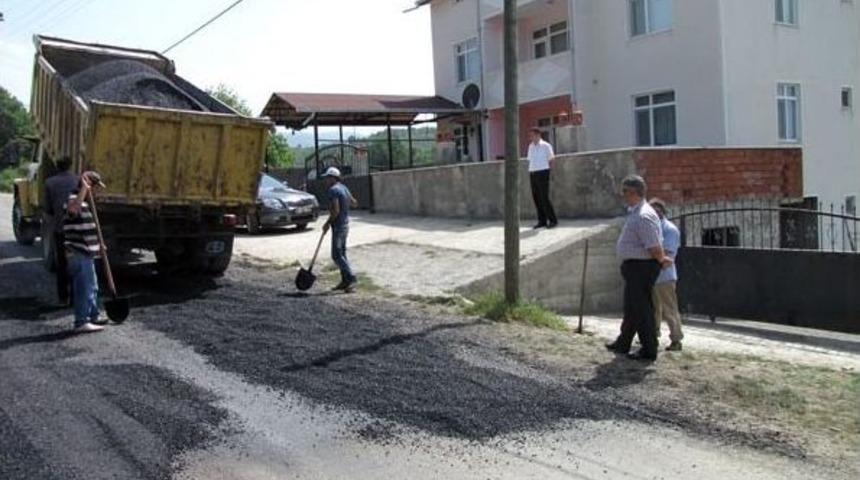 Ak&ccedil;akoca'da K&ouml;y Yolları Yama Ve Asfalt &Ccedil;alışmaları