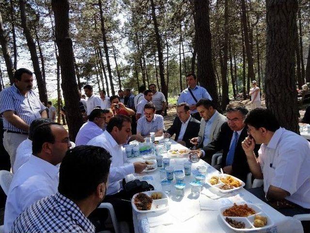 Suşehri İmam Hatip Lisesi Mezunları Pilav Günü Düzenledi