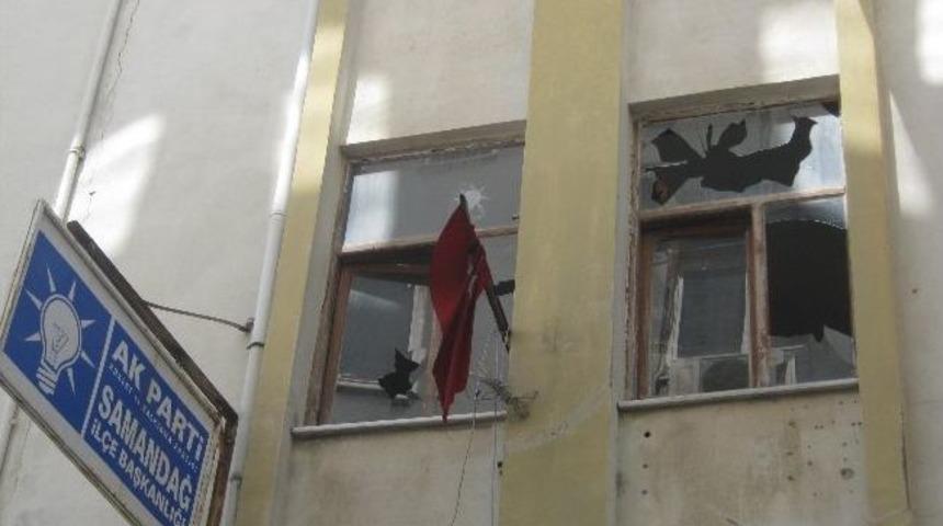 'gezi Parkı' Protestocuları Ak Parti İl&ccedil;e Binasının Camlarını Kırdı