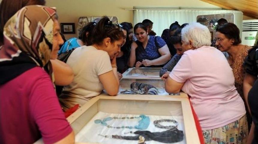 Asmek Kurslarında El Emeği &Uuml;r&uuml;nleri Sergilendi