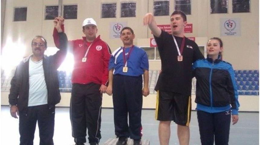 Rehabilitasyon Merkezi'nin Şampiyon Gen&ccedil;leri