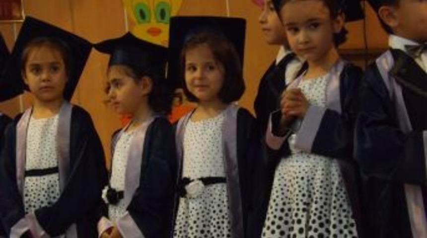 &Ouml;zel Sakarya Koleji Anasınıfı Ilk Mezunlarını Verdi