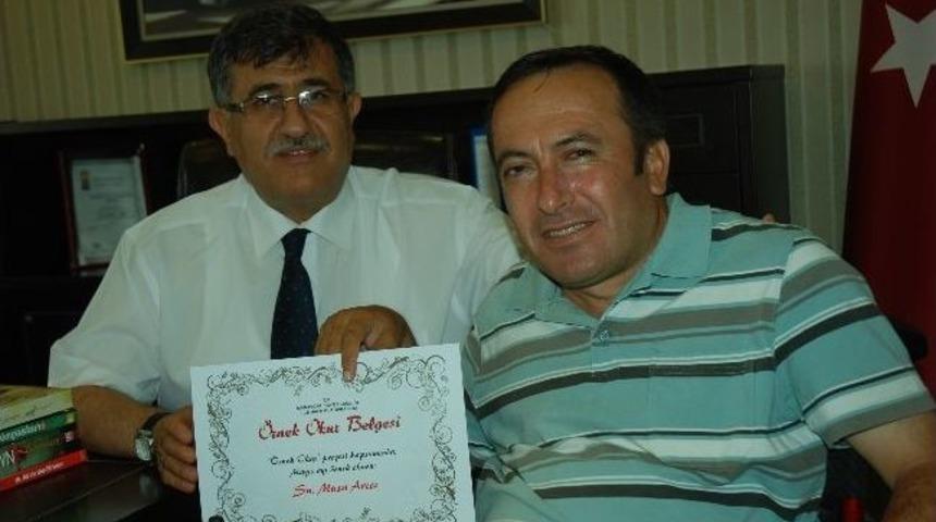 Fiziksel Engeli, &Ouml;rnek Okur Olmasını Engelleyemedi