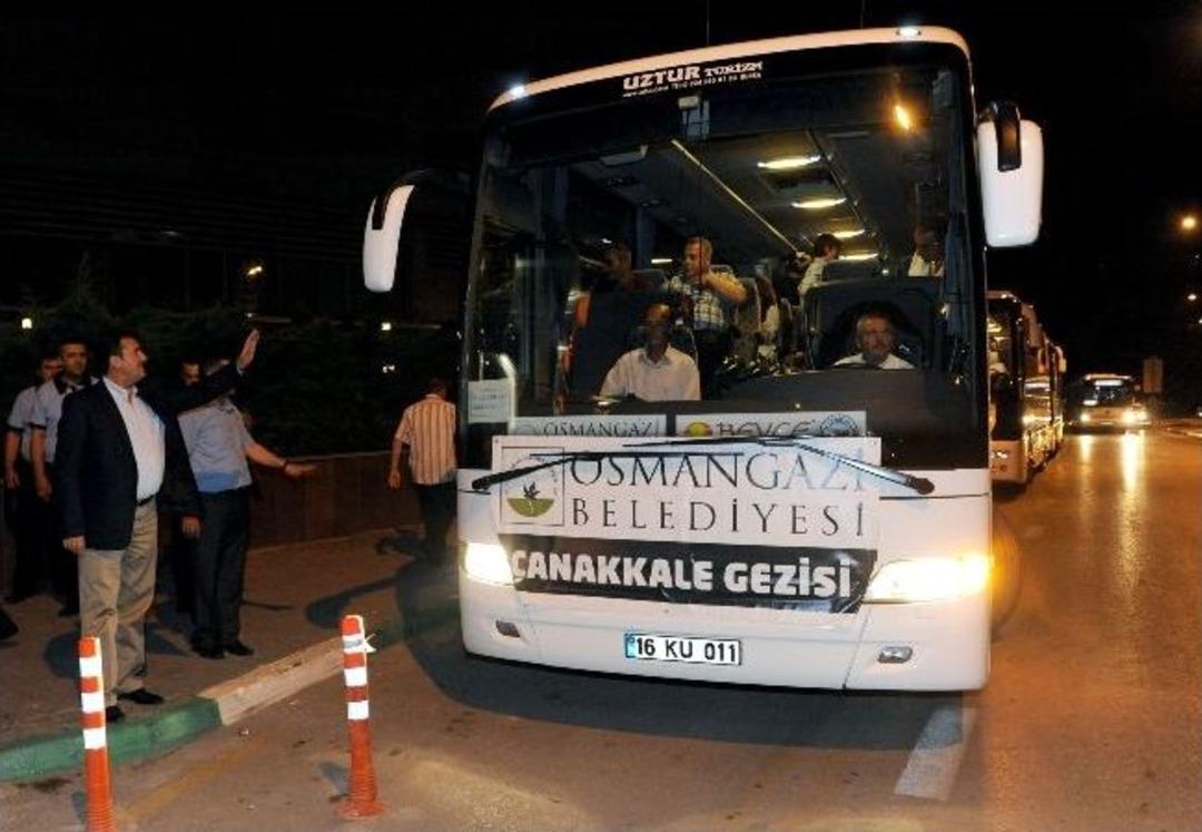 &Ccedil;anakkale Ruhu İ&ccedil;in Yola &Ccedil;ıkan &Ouml;ğrencileri Başkan D&uuml;ndar Uğurladı