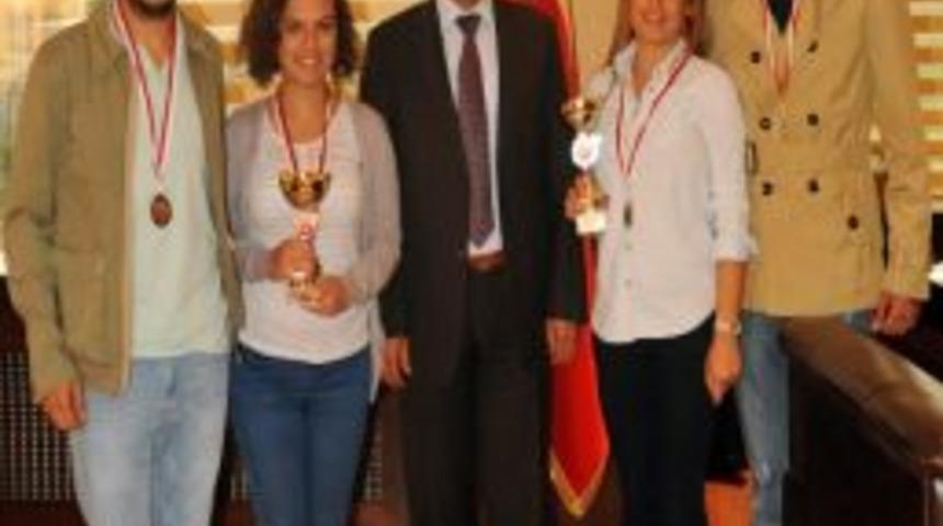 Deniz Kanosu T&uuml;rkiye Şampiyonası&rsquo;nda Kb&uuml; İki Kupa Aldı