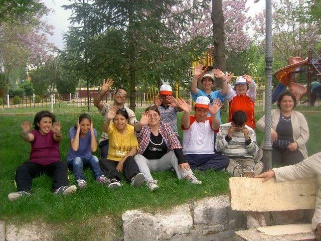 Engelliler Piknikte Bir Araya Geldi 1