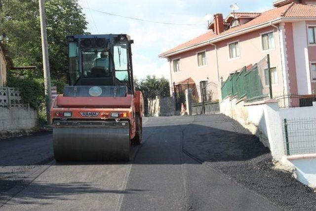 Serdivan Belediyesi İstiklal Mahallesi’nde Yolları Yeniliyor